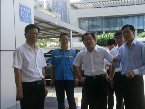 2015年8月中国石油广东销售公司李占宁总经理到南海湾加油站视察